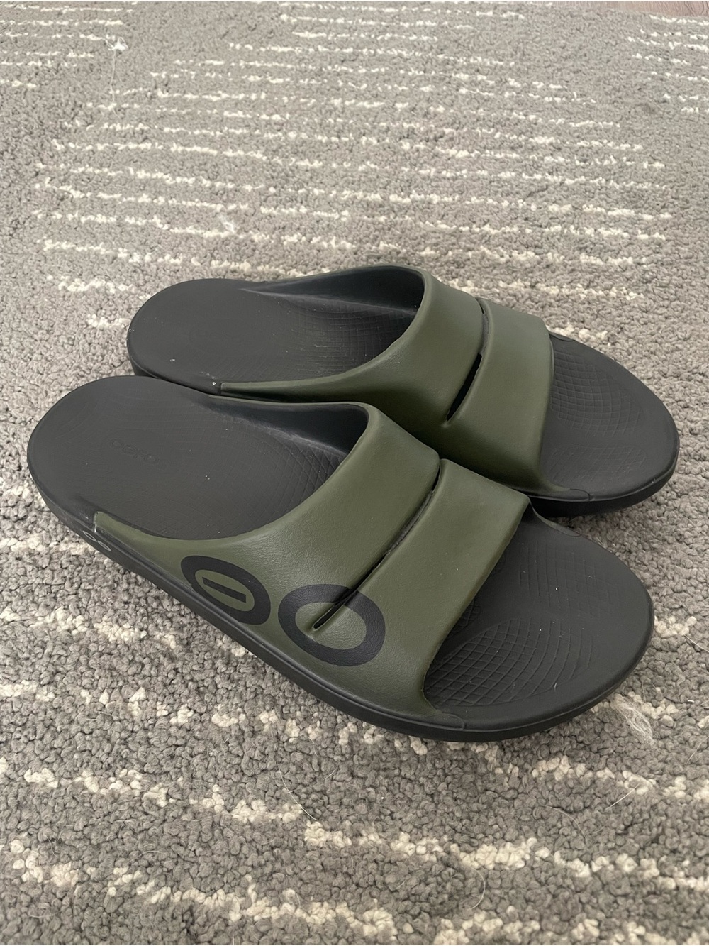 OOFOS limited edition color OOahh Men’s Sport Slide